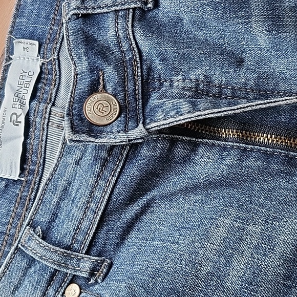 Refinery Republic distressed Jean shorts - Picture 5 of 5